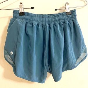 Lululemon Hotty Hot Low Rise Short 4”